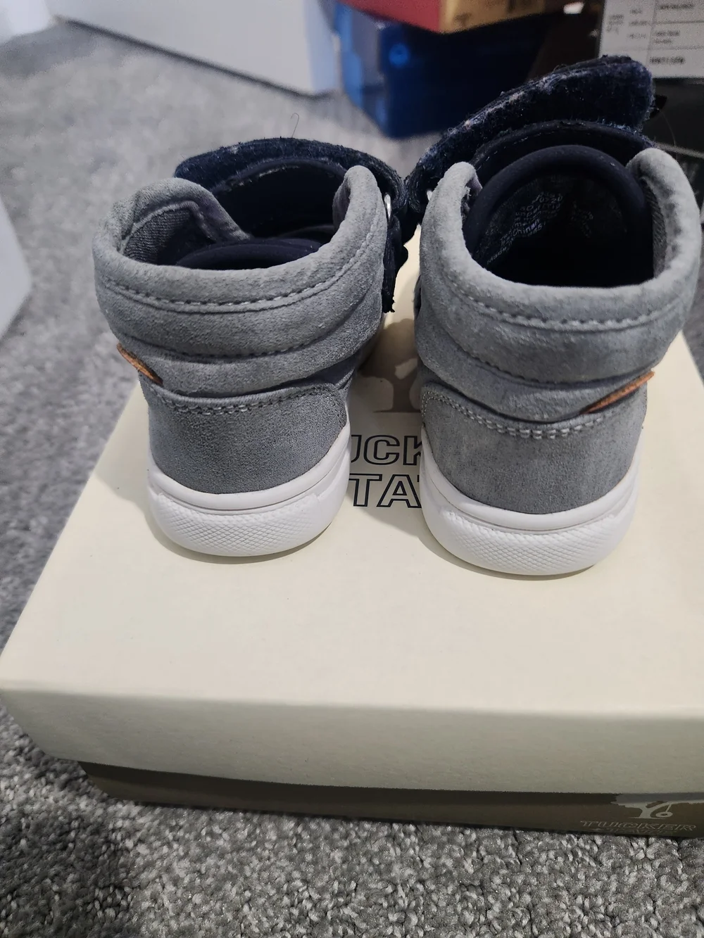 Kids Navy and Light Gray Velcro Sneakers Tucker + Tate Size 5